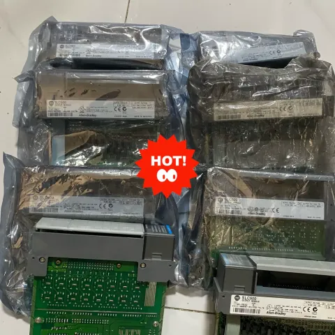 Allen-Bradley 1746-OB32 Industrial Automation Component — product photo 2 of 4
