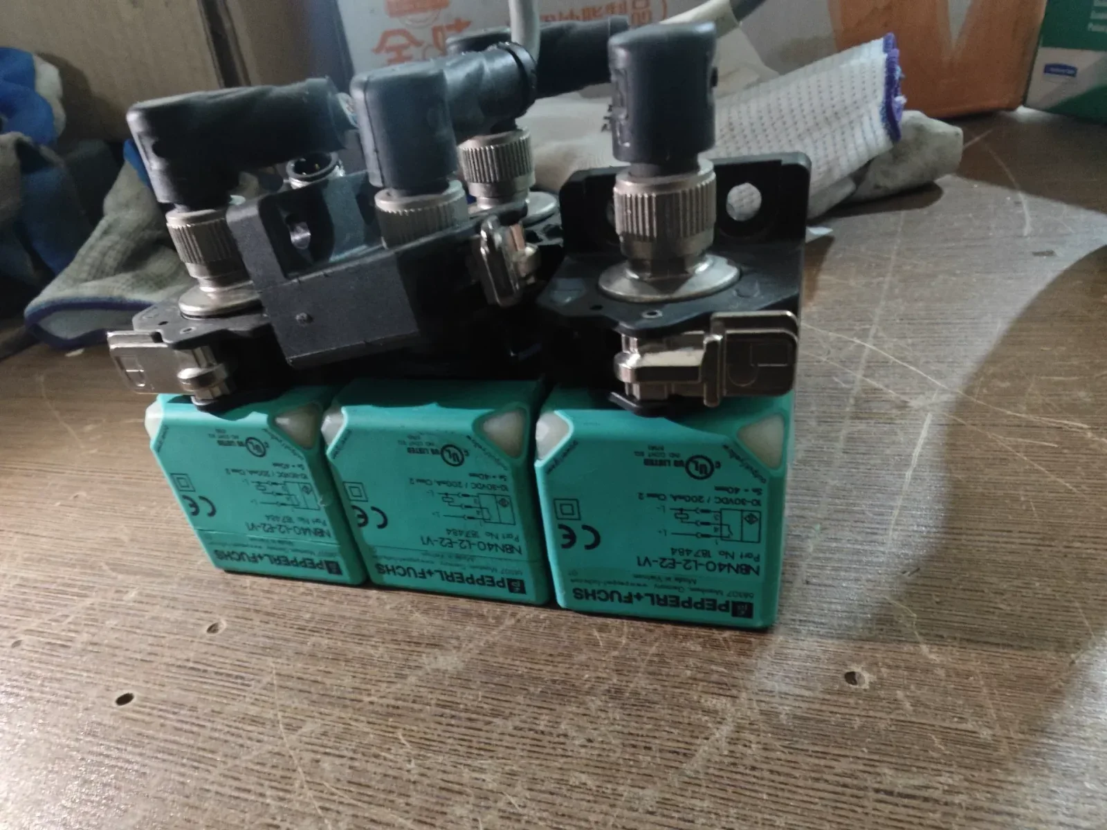 Pepperl+Fuchs NBN40-L2-E2-V1 / 187484 Industrial Sensor product photo 1