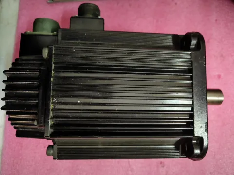 Yaskawa SGDM-15ADA-V + SGMGH-13ACA21 Motor & Drive Component — product photo 3 of 11