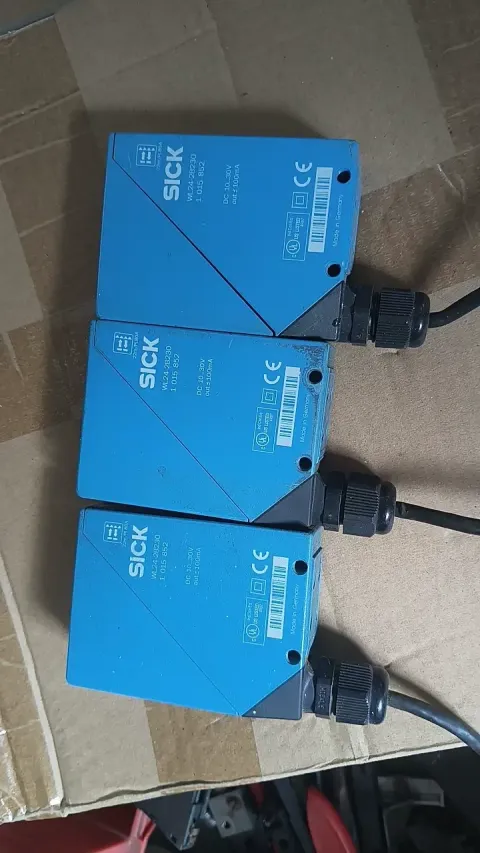 SICK WL24-2B230 / 1015852 Industrial Sensor product photo 2