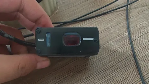 KEYENCE IL-065 Industrial Sensor product photo 6