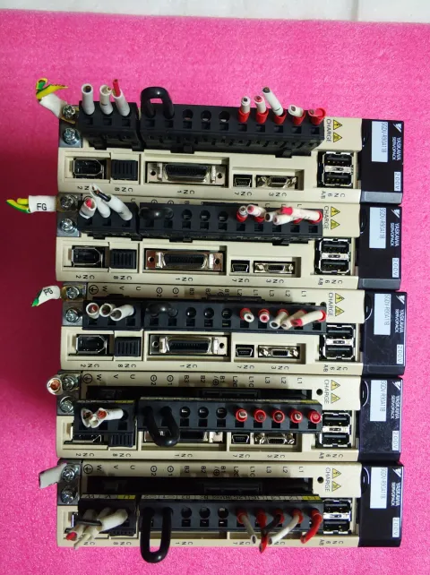 Yaskawa SGDV-R90A11B Motor & Drive Component — product photo 12 of 23