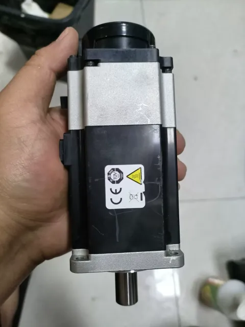 OMRON R88M-1M40030T-BS2 Motor & Drive Component product photo 8