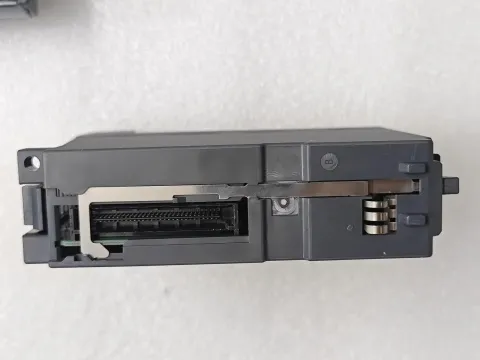 Mitsubishi Electric QX80 Industrial Automation Component — product photo 3 of 42
