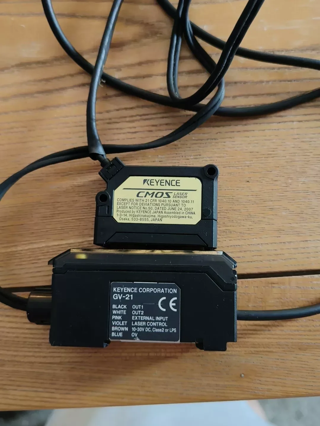 KEYENCE GV-21 + GV-H45L Industrial Sensor — product photo 1 of 13