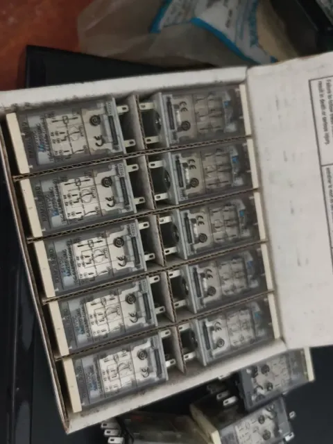 White Label RXM2LB2P7 Industrial Relay product photo 4