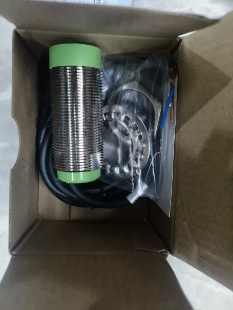 Autonics CR30-15AO Industrial Sensor product photo 2