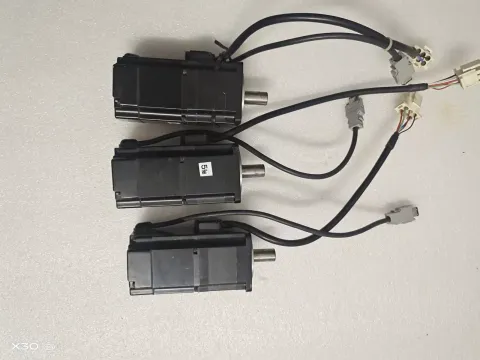 Yaskawa SGMJV-02ADE6E Motor & Drive Component product photo 4