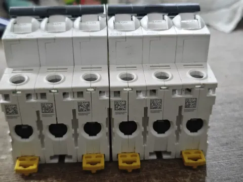 Schneider Electric iC65N C32A 3P Industrial Automation Component product photo 2