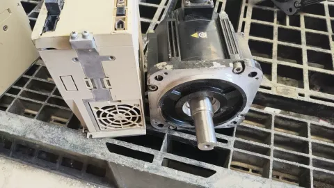 Yaskawa SGD7S-120A00A002; SGM7G-13AFC61 Motor & Drive Component product photo 9