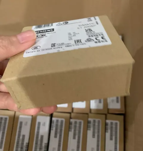 Siemens 6ES7136-6BA01-0CA0 Industrial Automation Component — product photo 5 of 9