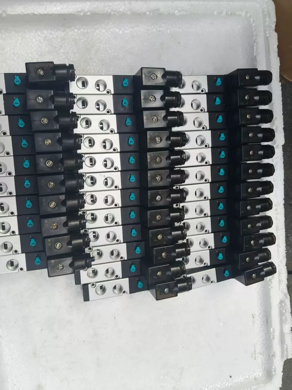 JELPC / 佳尔灵 J4V210-08 / DC24V Industrial Automation Component product photo 1