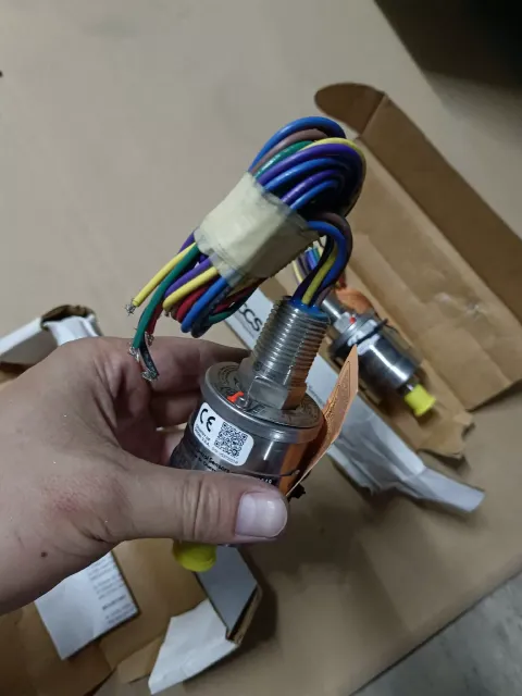 CCS Custom Control Sensors 611CZEM8103 Industrial Sensor product photo 3