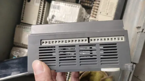 Delta DVP32EC00R3 PLC Module — product photo 10 of 21