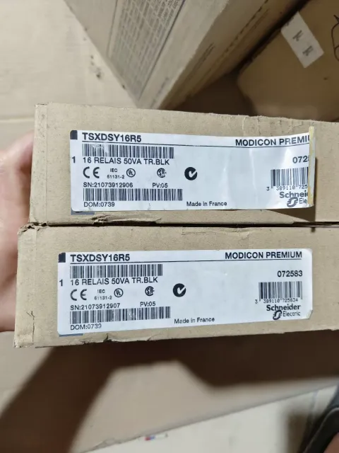 Schneider Electric / Modicon TSXDSY16T2 Industrial Automation Component product photo 9