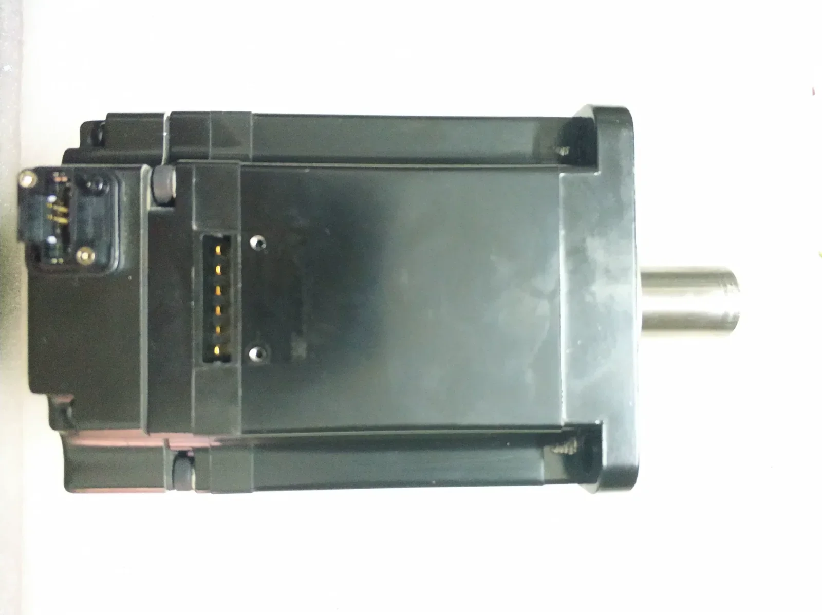 Yaskawa SGMJV-08A3A61 Motor & Drive Component product photo 1
