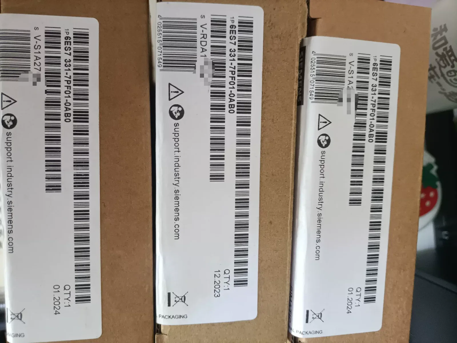 Siemens 6ES7 331-7PF01-0AB0 Industrial Automation Component — product photo 1 of 10