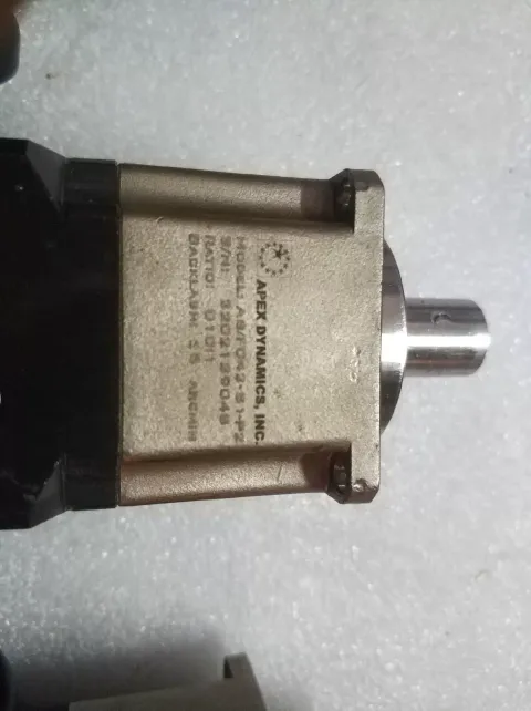Yaskawa SGMJV-01ADB65 Motor & Drive Component product photo 4