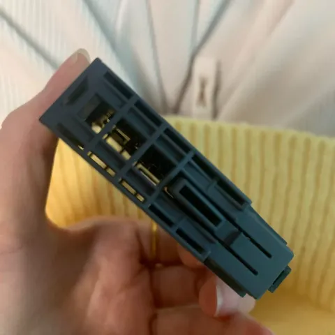 Siemens 6ES7134-6HD00-0BA1 Industrial Automation Component — product photo 10 of 10