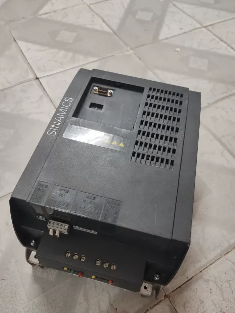 Siemens 6SL3217-0CE31-1UA1 Motor & Drive Component — product photo 10 of 17