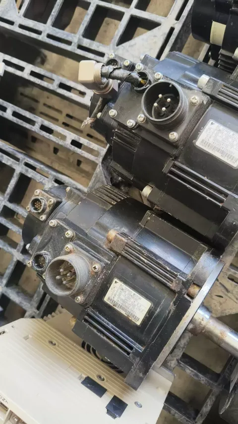 Yaskawa SGDV-7R6A01A002000; SGMGV-09ADC61 Motor & Drive Component product photo 7