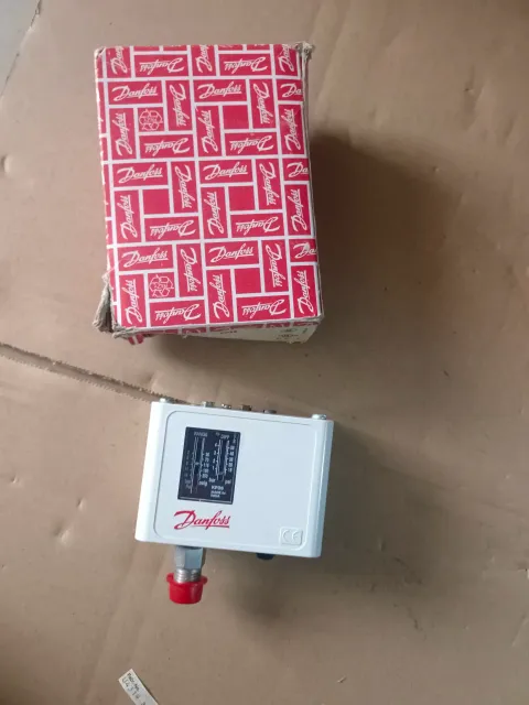 Danfoss KP36 / 060-110891 Industrial Sensor product photo 9