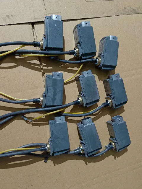 Siemens 519 30040 21 / A5E33412837 Industrial Sensor — product photo 9 of 26