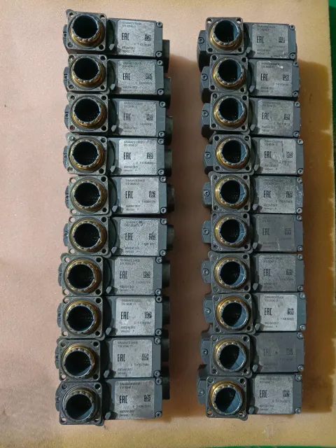 Siemens 519 30040 21 / A5E33412837 Industrial Sensor — product photo 18 of 26