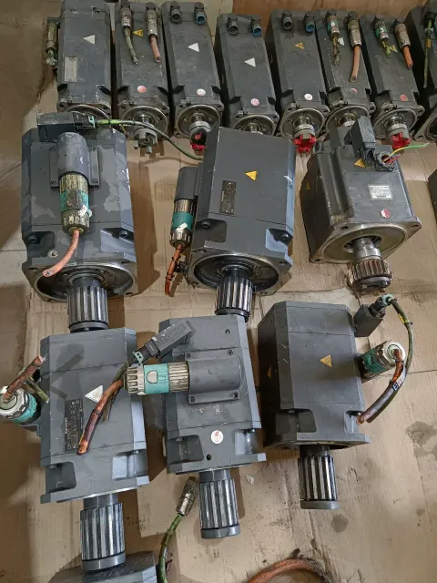 Siemens 1FT6102-1AC71-4FG1 Motor & Drive Component product photo 1