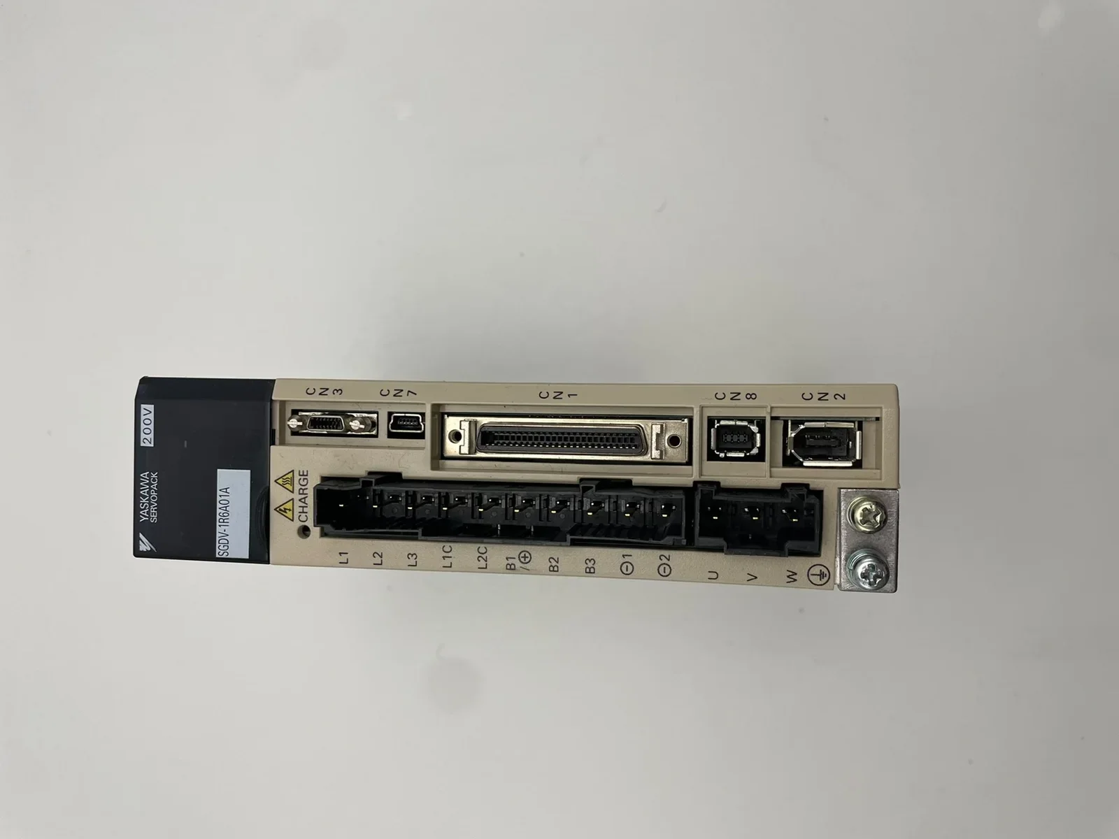 Yaskawa SGDV-1R6A01A Motor & Drive Component product photo 1