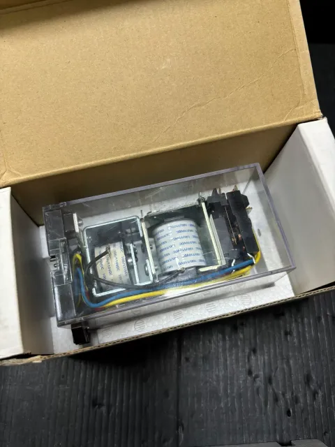 OMRON MM4KP Industrial Relay product photo 4