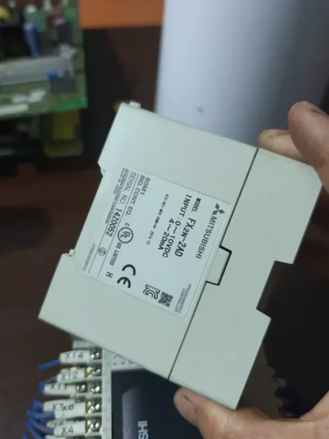 Mitsubishi Electric FX3GA-24MT / FX2N-2AD PLC Module product photo 4