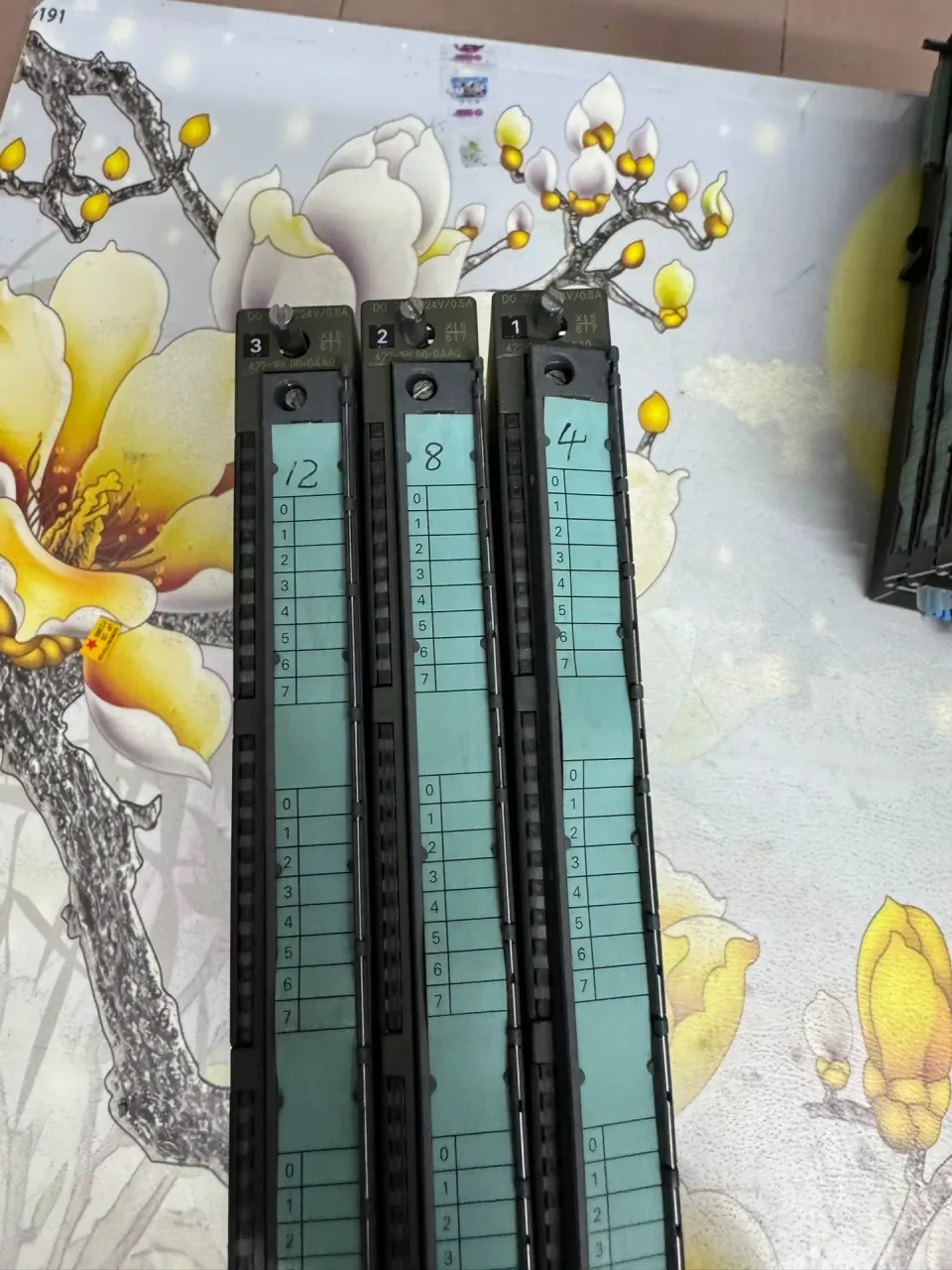 Siemens 6ES7422-1BL00-0AA0 Industrial Automation Component product photo 1