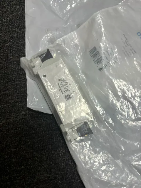 Festo VUVG-L18-B52-T-G14-1P3 Industrial Automation Component product photo 4