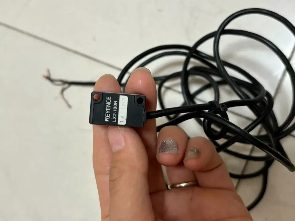 Keyence LX2-100T + LX2-100R Industrial Sensor product photo 1