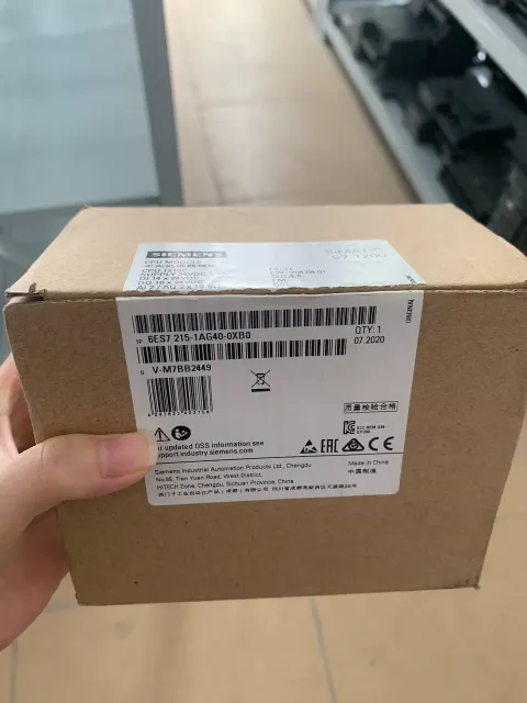 Siemens 6ES7215-1AG40-0XB0 Industrial Automation Component — product photo 4 of 28