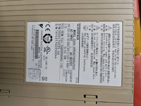 Yaskawa SGMJV-01A3A61 Motor & Drive Component — product photo 2 of 8