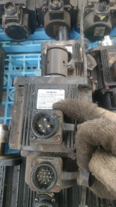 Siemens 1FL5060-0AC21-0AG0 Motor & Drive Component product photo 3