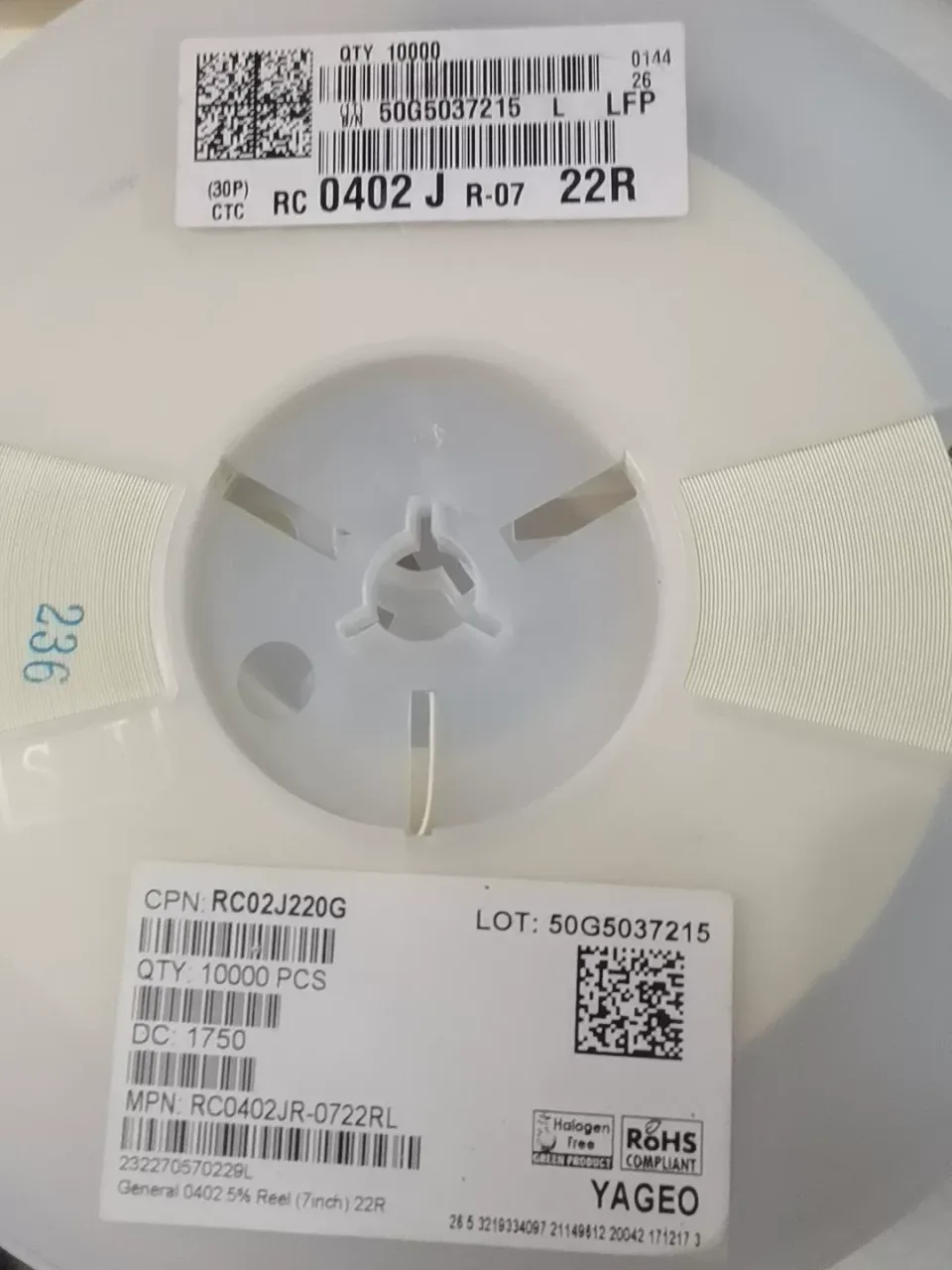 YAGEO RC0402JR-0722RL Industrial Automation Component product photo 1