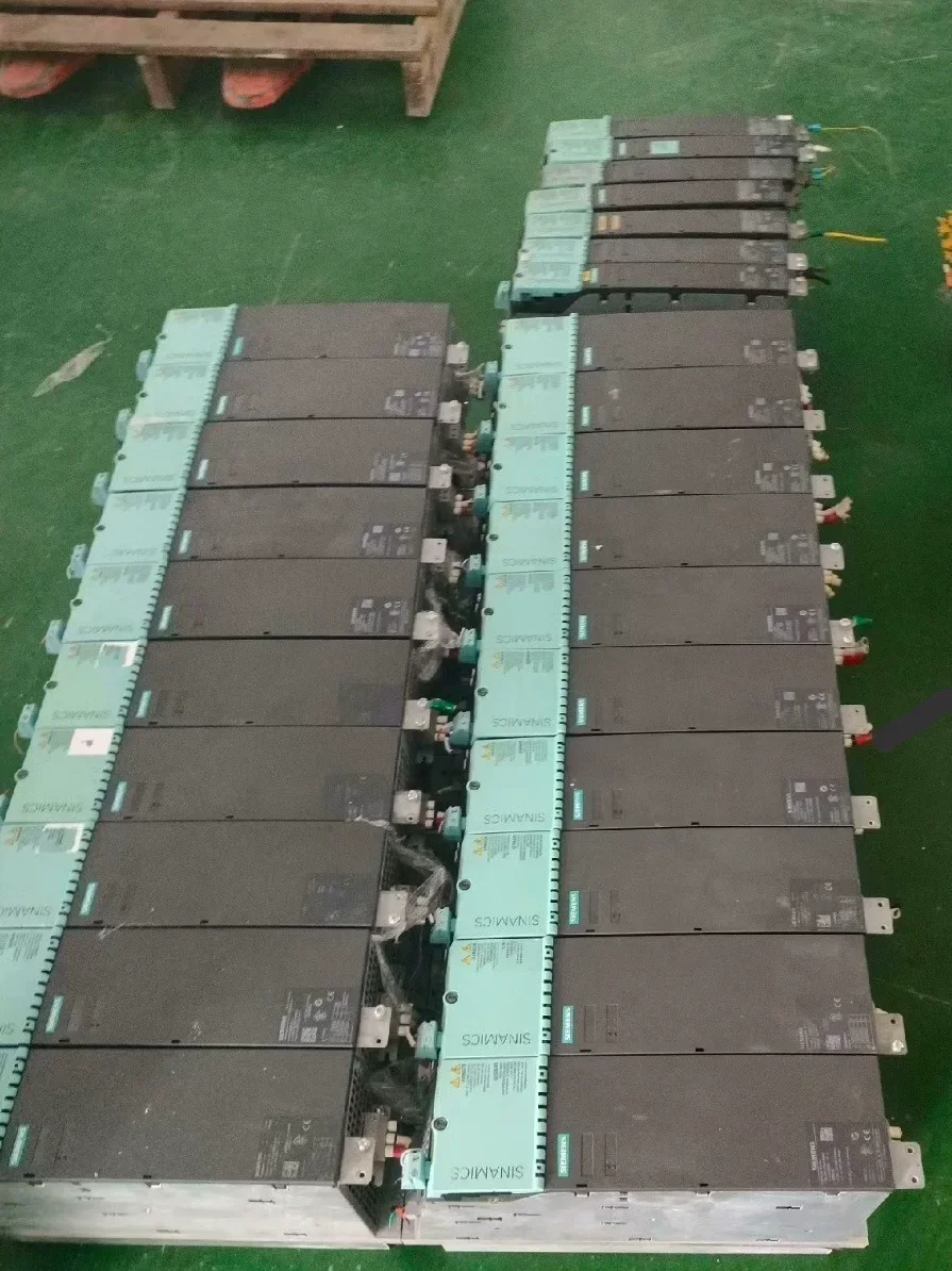Siemens 6SL3130-7TE25-5AA3 Industrial Automation Component — product photo 1 of 2