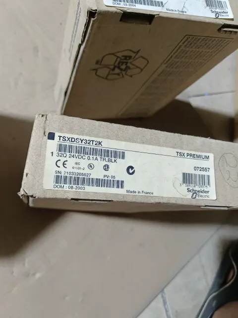 Schneider Electric / Modicon TSXDSY16T2 Industrial Automation Component product photo 5