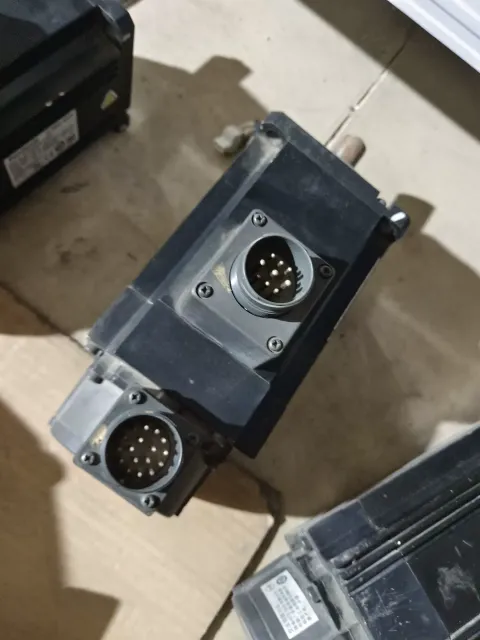 Panasonic MSMF202L1H6M Motor & Drive Component — product photo 6 of 18