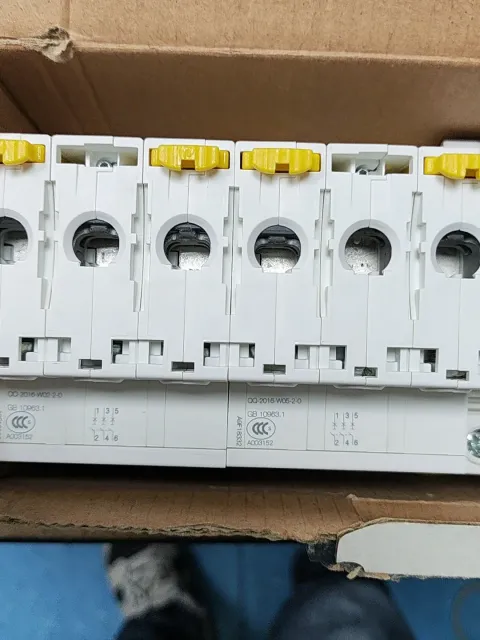 Schneider Electric A9F18332 Industrial Automation Component — product photo 2 of 4