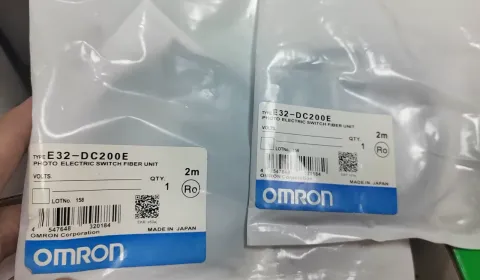 OMRON E32-DC200E Industrial Sensor — product photo 2 of 3