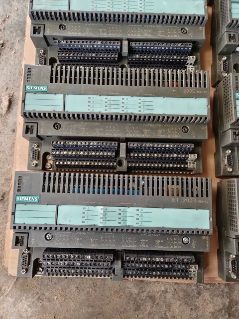 Siemens 6ES7131-0HF00-0XB0 + 6ES7193-0CC10-0XA0 Industrial Automation Component product photo 2