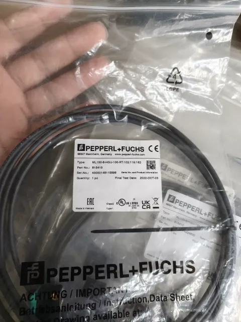 Pepperl+Fuchs ML100-8-HGU-100-RT/102/115/162 Industrial Sensor product photo 1