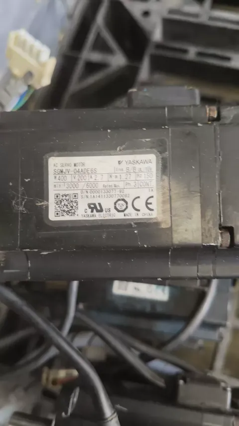 Yaskawa SGDV-2R8A01A002000; SGDV-2R8A01A; SGMJV-04ADE6S Motor & Drive Component product photo 6