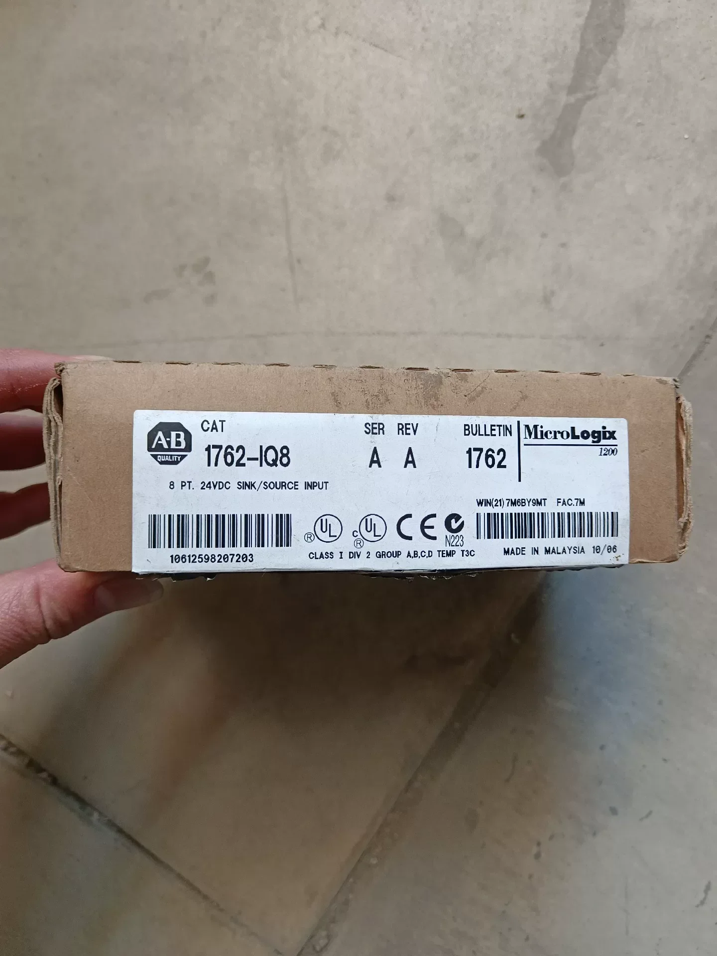 Allen-Bradley 1762-IQ8 Series A Industrial Automation Component product photo 1