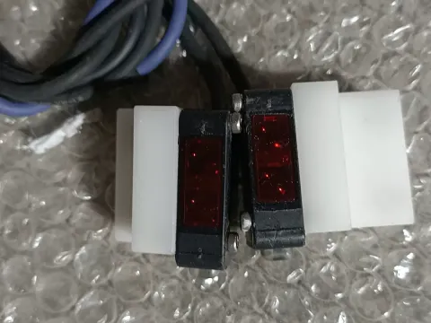 KEYENCE PZ-M11 Industrial Sensor product photo 3