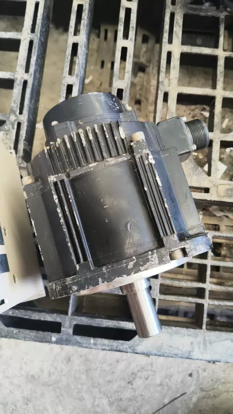 Yaskawa SGD7S-120A00A002; SGM7G-13AFC61 Motor & Drive Component product photo 8